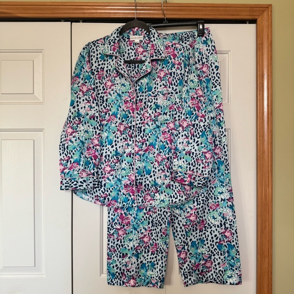 Miss Elaine 2 pcs Satin Pajama Set Size‎ Medium